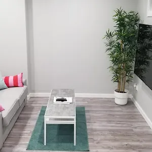  Holiday home Luxurious 2 Bedroom Basement Canada